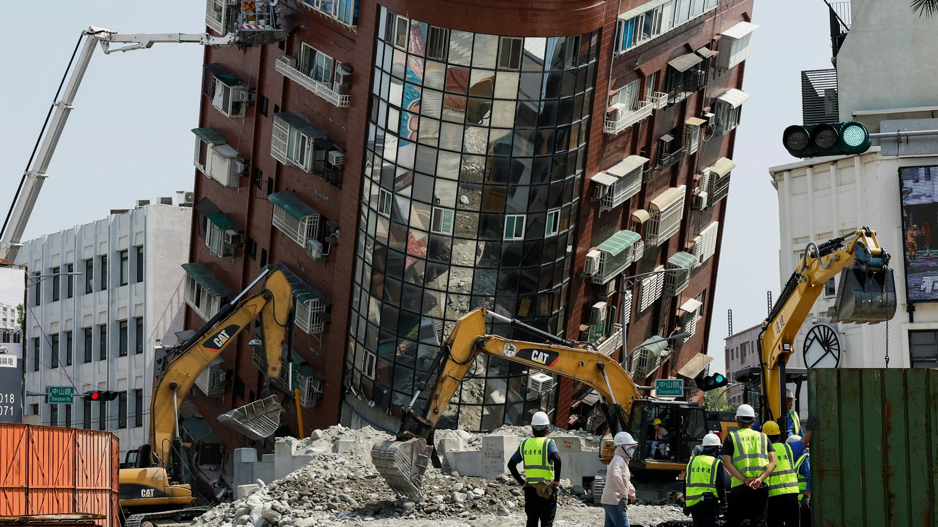 0403花蓮強震 各地勘災行動持續進行中 國土署：全臺18建築列紅單、34建築黃單